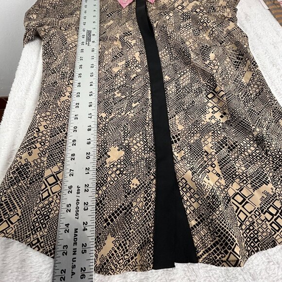 Trina Turk Women's Long Sleeve Blouse Hidden Button Geo Print Silk Size Medium - Picture 8 of 8